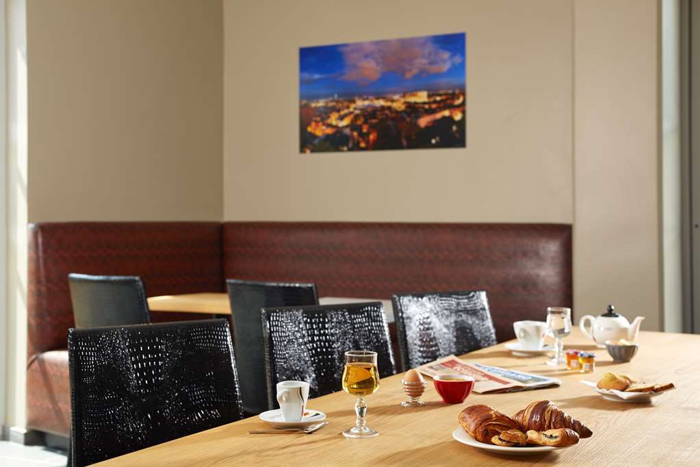 Kyriad Lyon Est Stadium Eurexpo Meyzieu Restaurant photo
