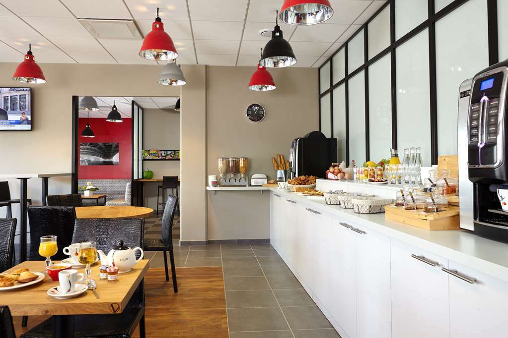 Kyriad Lyon Est Stadium Eurexpo Meyzieu Restaurant photo